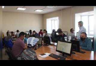 Лишенники вновь сдают экзамены по «живой» очереди