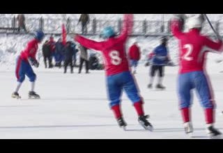 Хоккеисты боролись за первенство в кубке мэра города Кызыла на ледовом катке национального парка