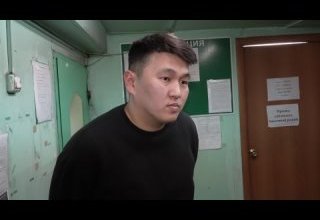 Ручьи дождевой воды в подъездах и квартирах