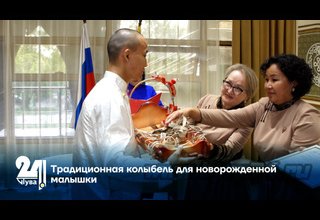 Традиционная колыбель для новорожденной малышки