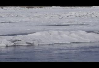 Март-апрель — сезон хрупкого весеннего льда...